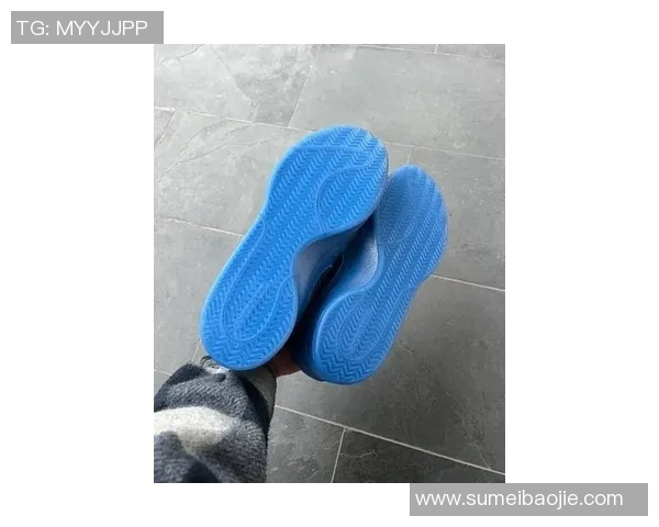 他的布克球鞋比布克本人还多？塔克晒喷泡配色Book 1 PE球鞋